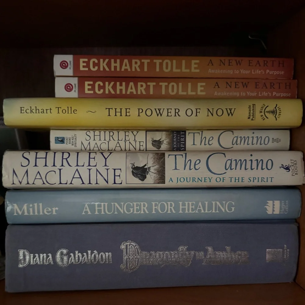 A New Earth by Eckhart Tolle - Awakening to Your Life's Purpose (A) paperback